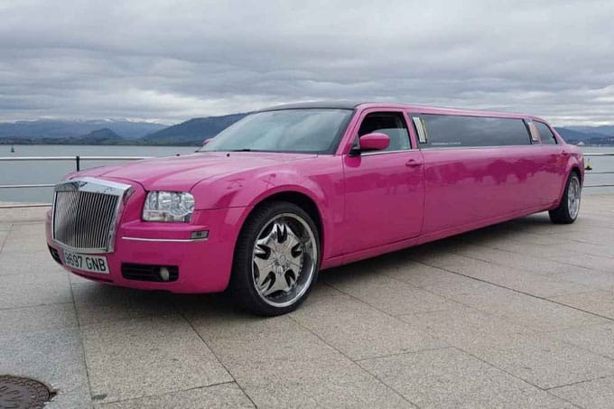 Limusina chrysler 300 fucsia