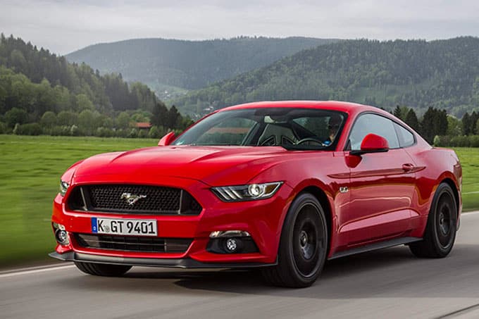 Ford Mustang rojo