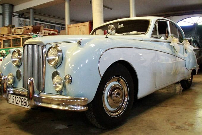 Jaguar Mark IX