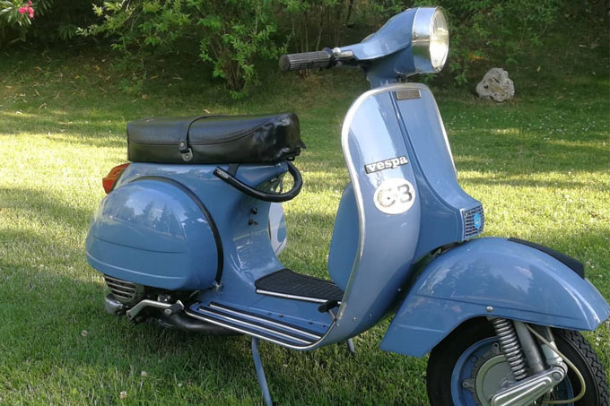 Vespa azul
