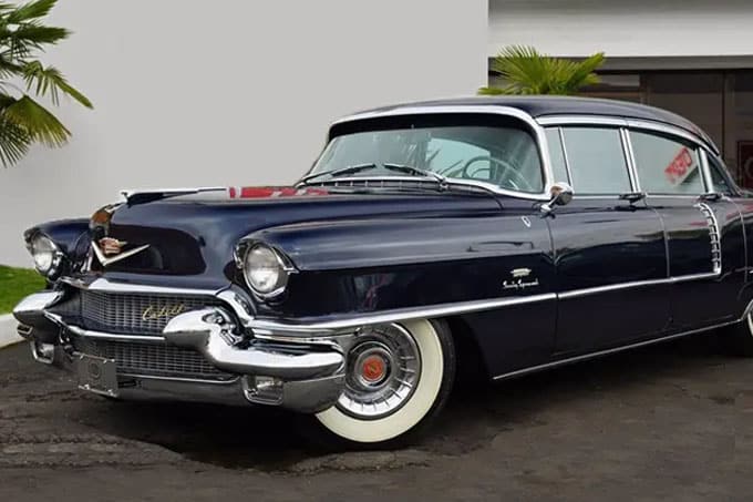 Cadillac Fleetwood azul