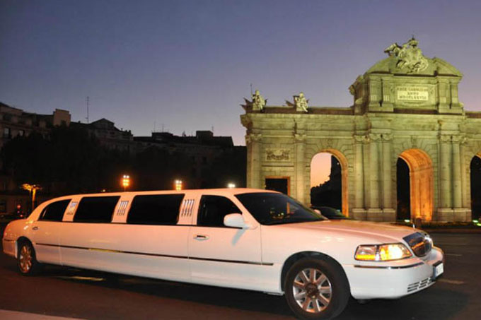 Limusina Lincoln town car